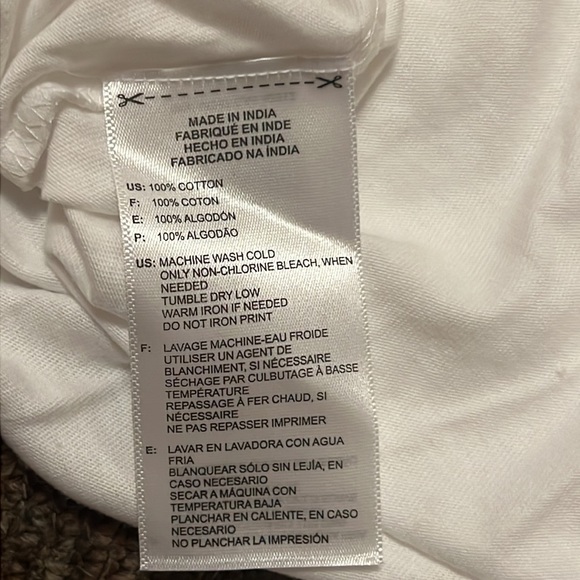 New with tags Adidas tshirt - Picture 6 of 6